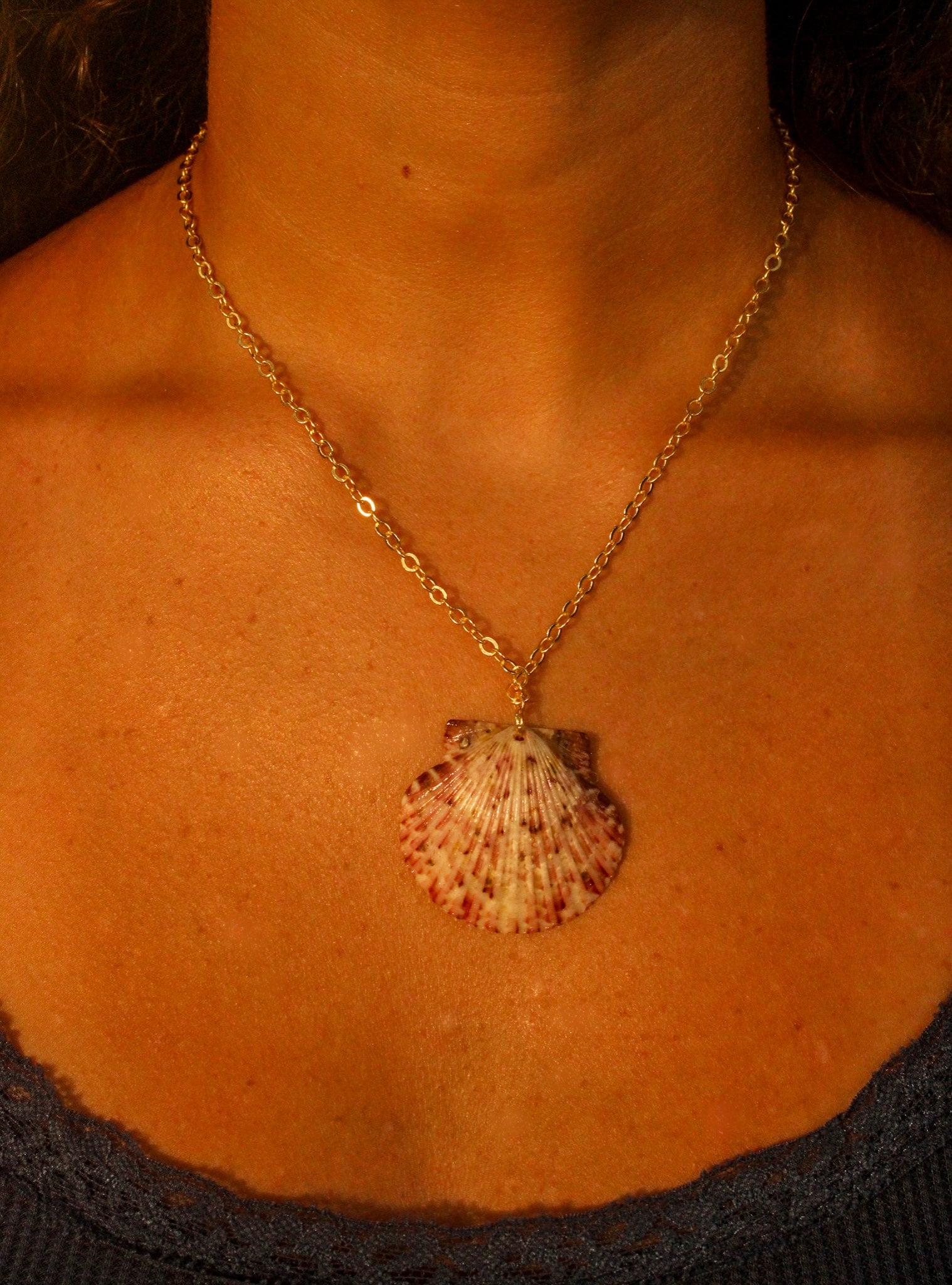 Large Scallop Necklace - Gold